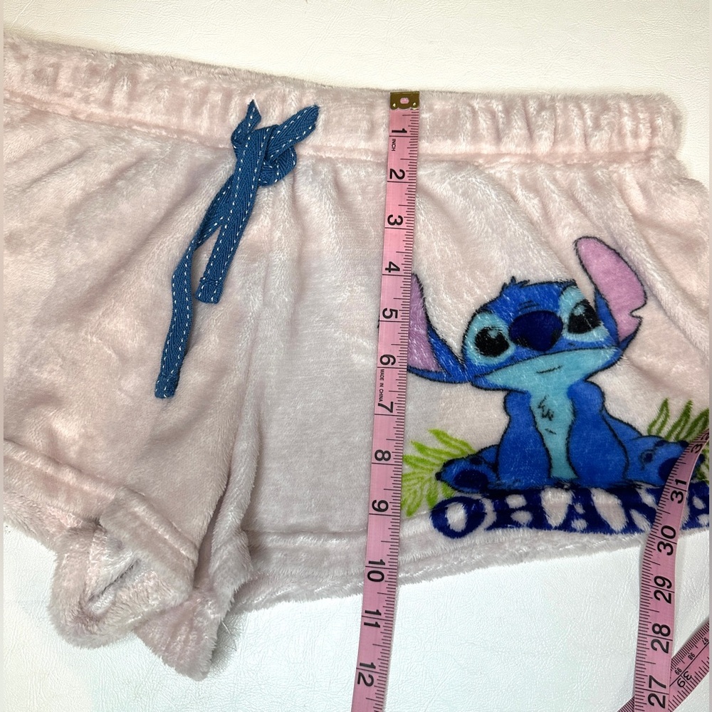 Disney Women's Stitch Ohana Velour Pajama Loungewear Shorts Size Medium - Picture 4 of 6